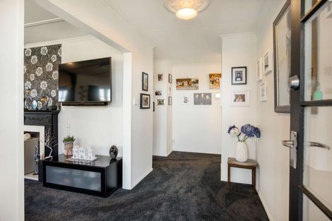 Photo of property in 2 Montgomery Road, Otamatea, Whanganui, 4501