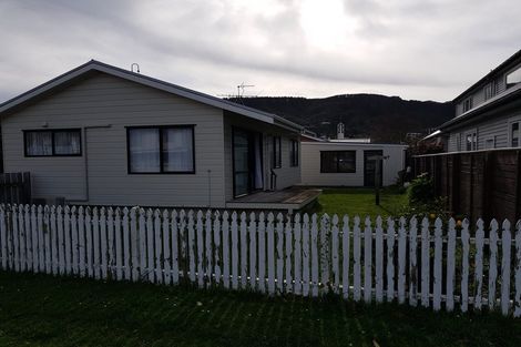 Photo of property in 11 Oxford Street, Tawa, Wellington, 5028