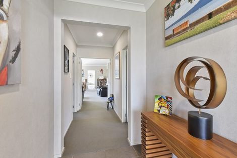 Photo of property in 43 Turnberry Drive, Wattle Downs, Auckland, 2103