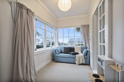 Photo of property in 13 Elcoat Avenue, Henderson, Auckland, 0612