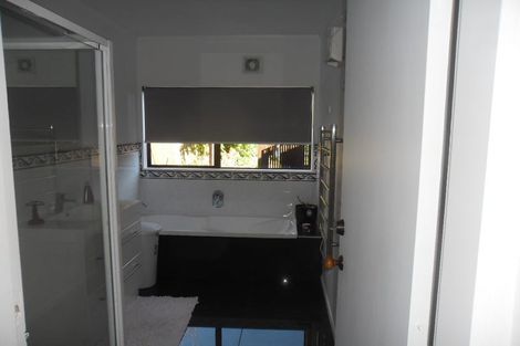 Photo of property in 7 Hurworth Grove, Waikanae, 5036