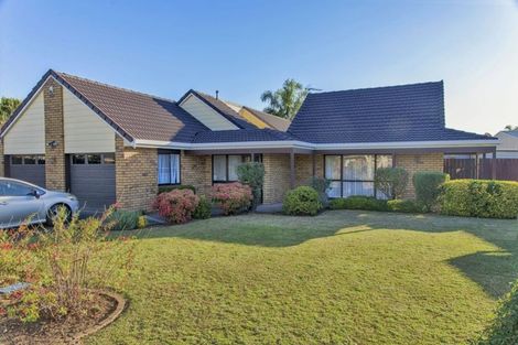 Photo of property in 12 Foxbridge Lane, Conifer Grove, Takanini, 2112