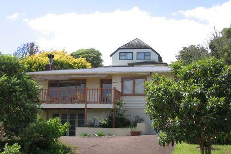 Photo of property in 44 Sunnyhaven Avenue, Beach Haven, Auckland, 0626