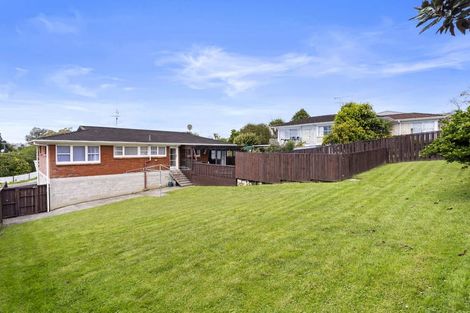 Photo of property in 16 La Trobe Street, Pakuranga Heights, Auckland, 2010
