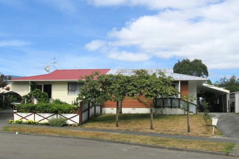 Photo of property in 2/16 Indiana Grove, Totara Park, Upper Hutt, 5018