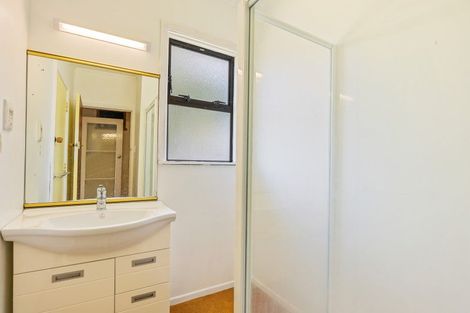 Photo of property in 15 Heretaunga Square, Silverstream, Upper Hutt, 5019