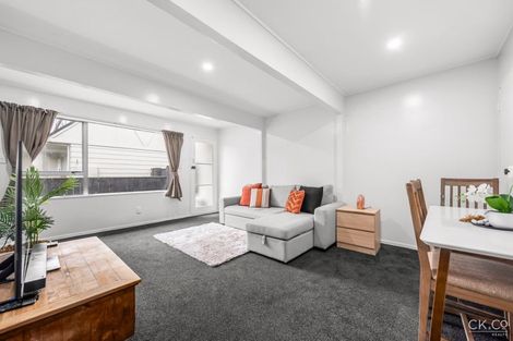 Photo of property in 2/264 Grounsell Crescent, Belmont, Lower Hutt, 5010