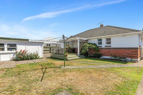Photo of property in 5 Courtenay Road, Heretaunga, Upper Hutt, 5018