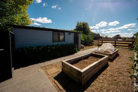 Photo of property in 27 Puketaha Road, Swanson, Auckland, 0816