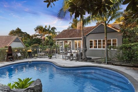 Photo of property in 24 Chatham Avenue, Paremoremo, Auckland, 0632