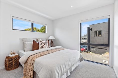Photo of property in 12 Pitau Road, Mount Maunganui, 3116