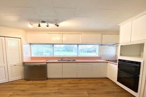 Photo of property in 172 Main Road South, Raumati South, Paraparaumu, 5032