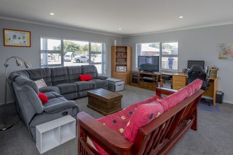 Photo of property in 12 Awahou Place, Foxton, 4814