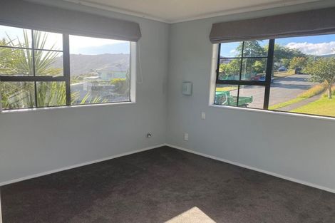 Photo of property in 112 Norana Road, Timberlea, Upper Hutt, 5018