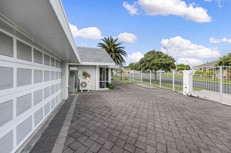 Photo of property in 1 Driscoll Place, Farm Cove, Auckland, 2012