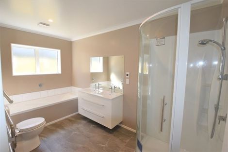 Photo of property in 114 Amesbury Drive, Churton Park, Wellington, 6037