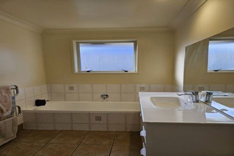 Photo of property in 8 Fresil Lane, Massey, Auckland, 0614