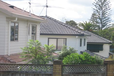 Photo of property in 12b Links Road, New Lynn, Auckland, 0600