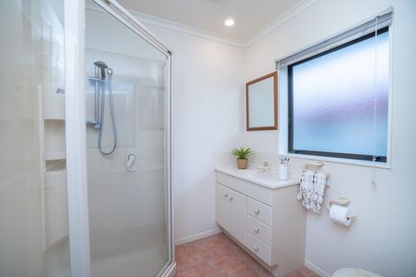 Photo of property in 143 Summerhill Drive, Fitzherbert, Palmerston North, 4410