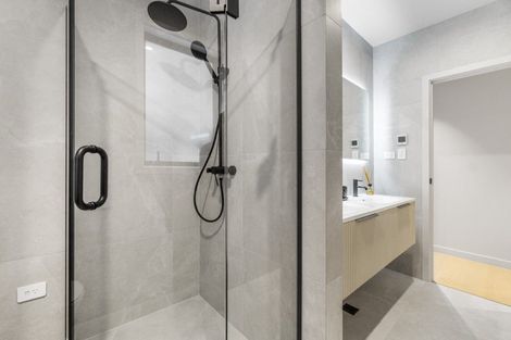 Photo of property in 201c Hurstmere Road, Takapuna, Auckland, 0622