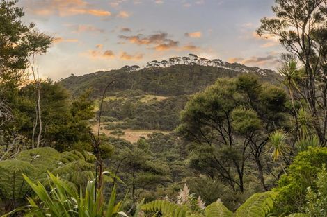 Photo of property in 1223 Old North Road, Helensville, 0875