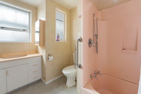 Photo of property in 1347 Devon Road, Brixton, Waitara, 4382