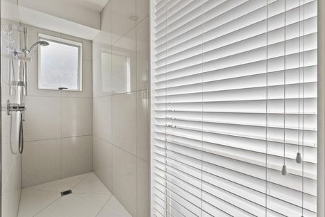 Photo of property in 13 Te Hoe Grove, Pinehill, Auckland, 0632