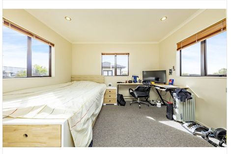 Photo of property in 10 Derg Place, East Tamaki, Auckland, 2013