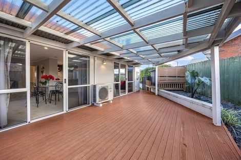 Photo of property in 13 Bridgehead Cove, West Harbour, Auckland, 0618