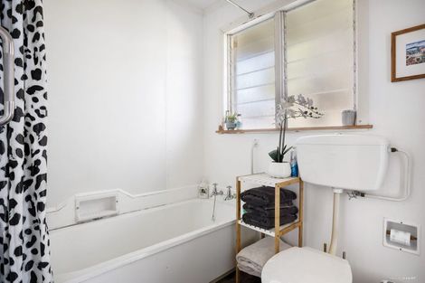 Photo of property in 8 Kelvin Place, Hamilton East, Hamilton, 3216