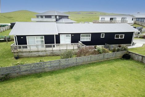 Photo of property in 3 Tua Tua Place, Baylys Beach, Dargaville, 0377