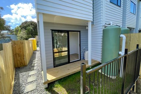 Photo of property in 1/7 South Pacific Place, Henderson, Auckland, 0612