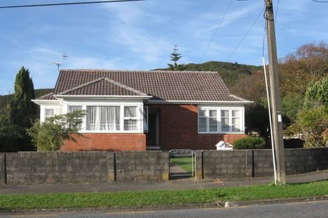 Photo of property in 2 Shearer Crescent, Naenae, Lower Hutt, 5011