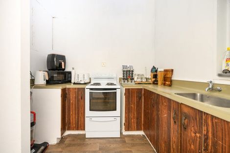 Photo of property in 6 Westmere Place, Takaro, Palmerston North, 4412