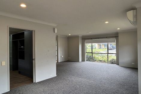 Photo of property in 8 Girvan Terrace, Wattle Downs, Auckland, 2103