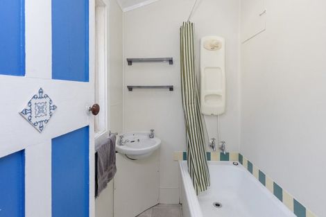 Photo of property in 35 Colenso Street, Sumner, Christchurch, 8081