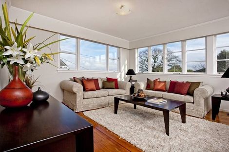 Photo of property in 25 Esmonde Road, Takapuna, Auckland, 0622