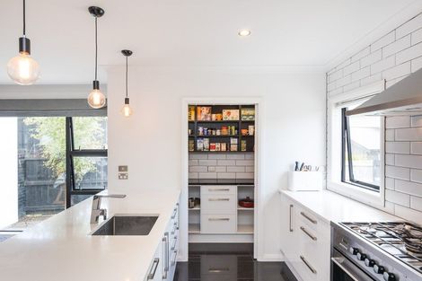 Photo of property in 121 Atawhai Road, Fitzherbert, Palmerston North, 4410