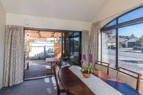 Photo of property in 94 Weggery Drive, Waikanae Beach, Waikanae, 5036