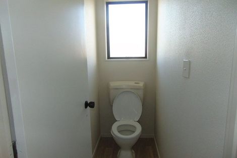 Photo of property in 1/8 Myna Place, Weymouth, Auckland, 2103