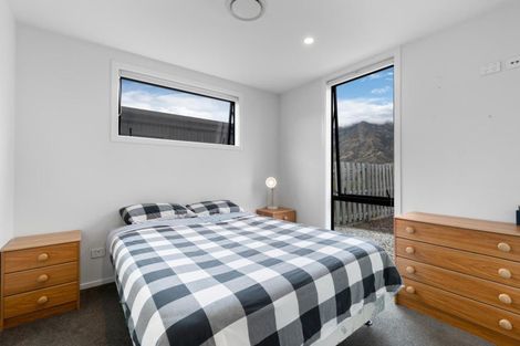 Photo of property in 24 Huxley Place, Lake Hayes, Queenstown, 9304