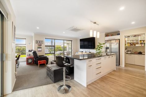 Photo of property in 32 Parklea Avenue, Halswell, Christchurch, 8025