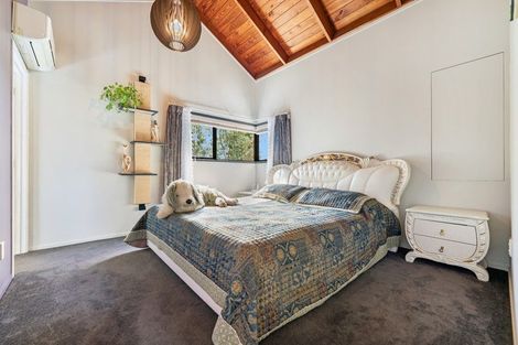 Photo of property in 1/11 Cambric Place, Botany Downs, Auckland, 2010