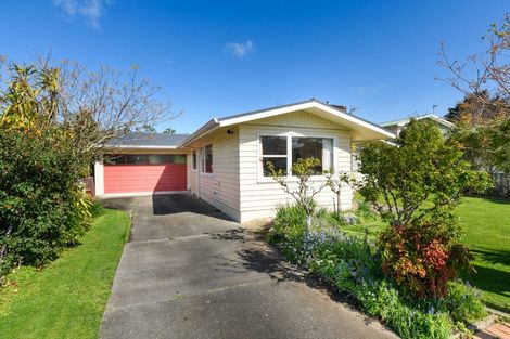 Photo of property in 7 Tabak Crescent, Takaro, Palmerston North, 4412