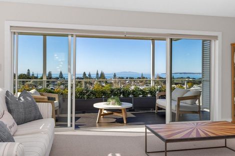 Photo of property in 18 Panorama Heights, Orewa, 0931