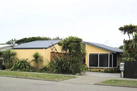 Photo of property in 15 Halsey Street, South New Brighton, Christchurch, 8062