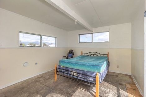 Photo of property in 40 Mako Mako Road, Levin, 5510
