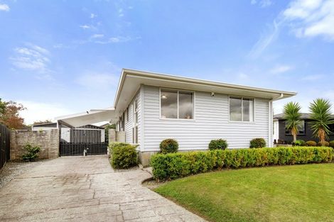 Photo of property in 18 Omaha Grove, Totara Park, Upper Hutt, 5018