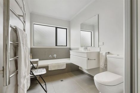 Photo of property in 4 Broadview Place, Howick, Auckland, 2014