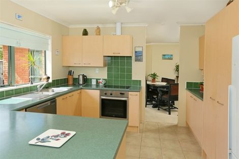 Photo of property in 18 Chelmsley Avenue, Henderson, Auckland, 0612